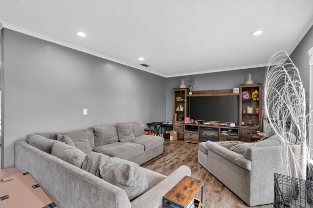 Residence photo 16