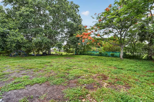 Residence photo 30