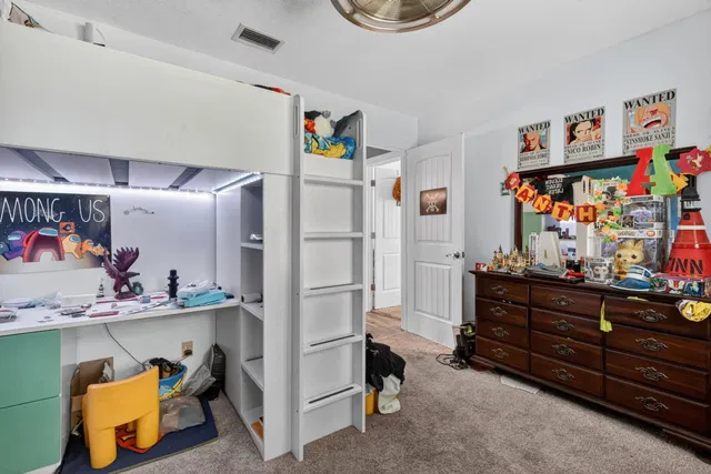 Residence photo 74
