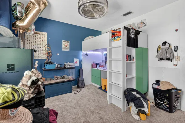 Residence photo 75