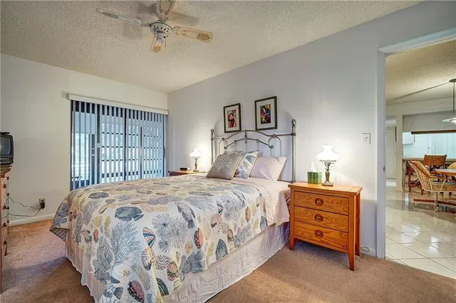 Unit 102 photo 6
