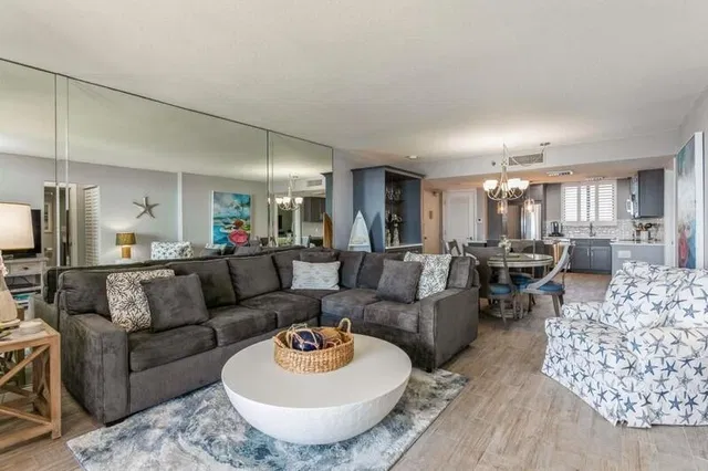 Unit 1010 photo 12