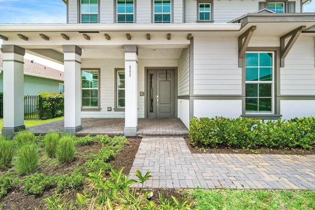 Residence photo 5
