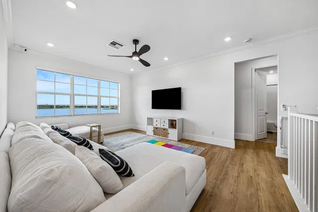 Residence photo 30