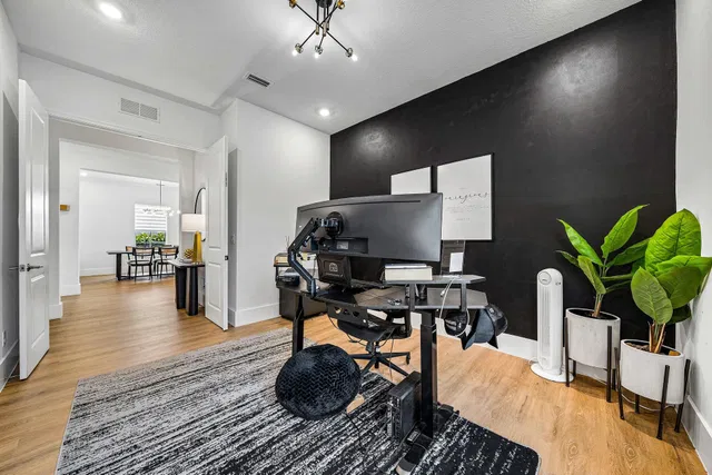 Residence photo 43