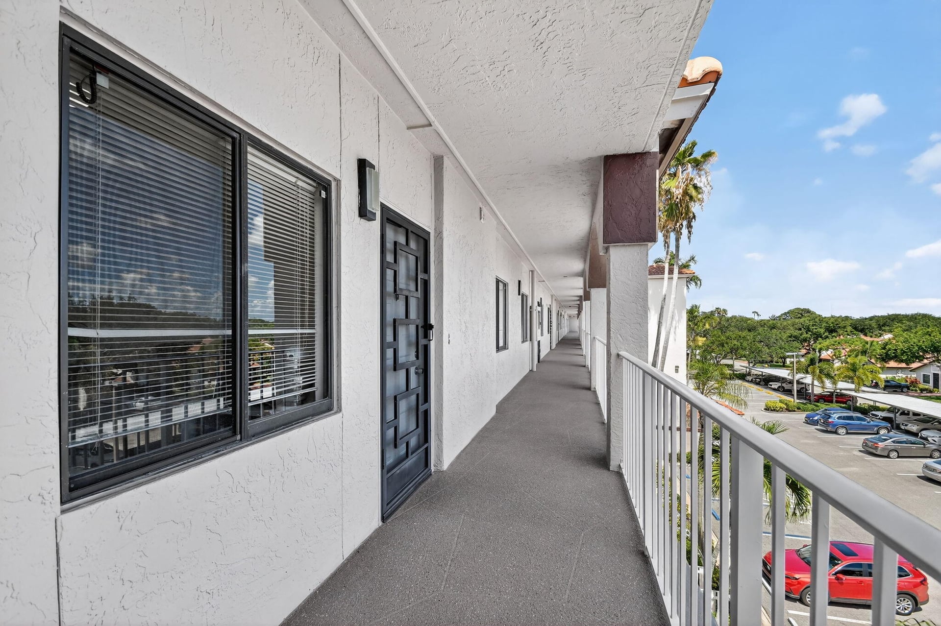 Unit 402 photo 5