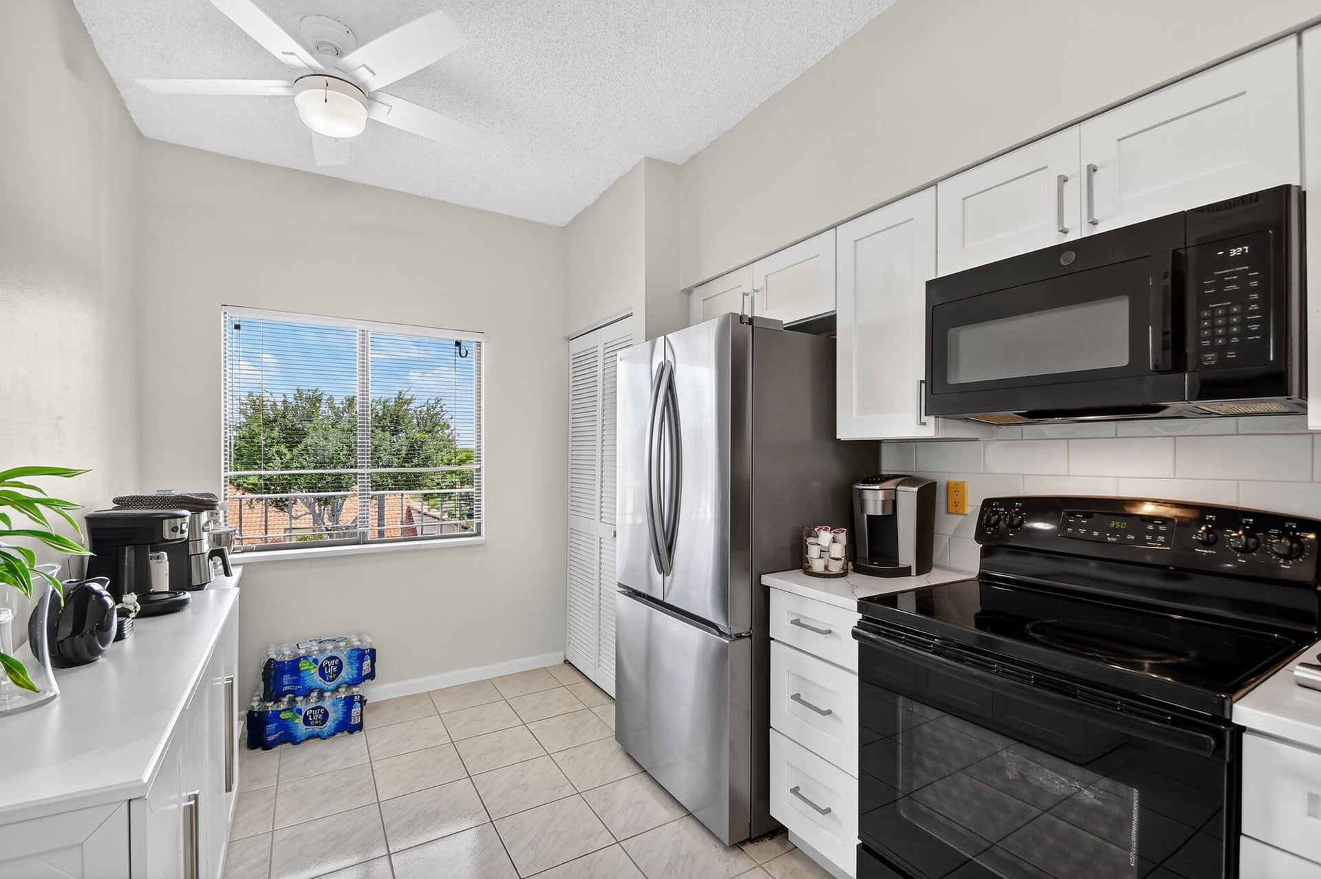 Unit 402 photo 11