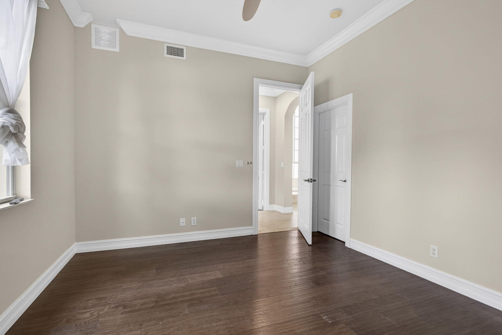 Residence photo 24