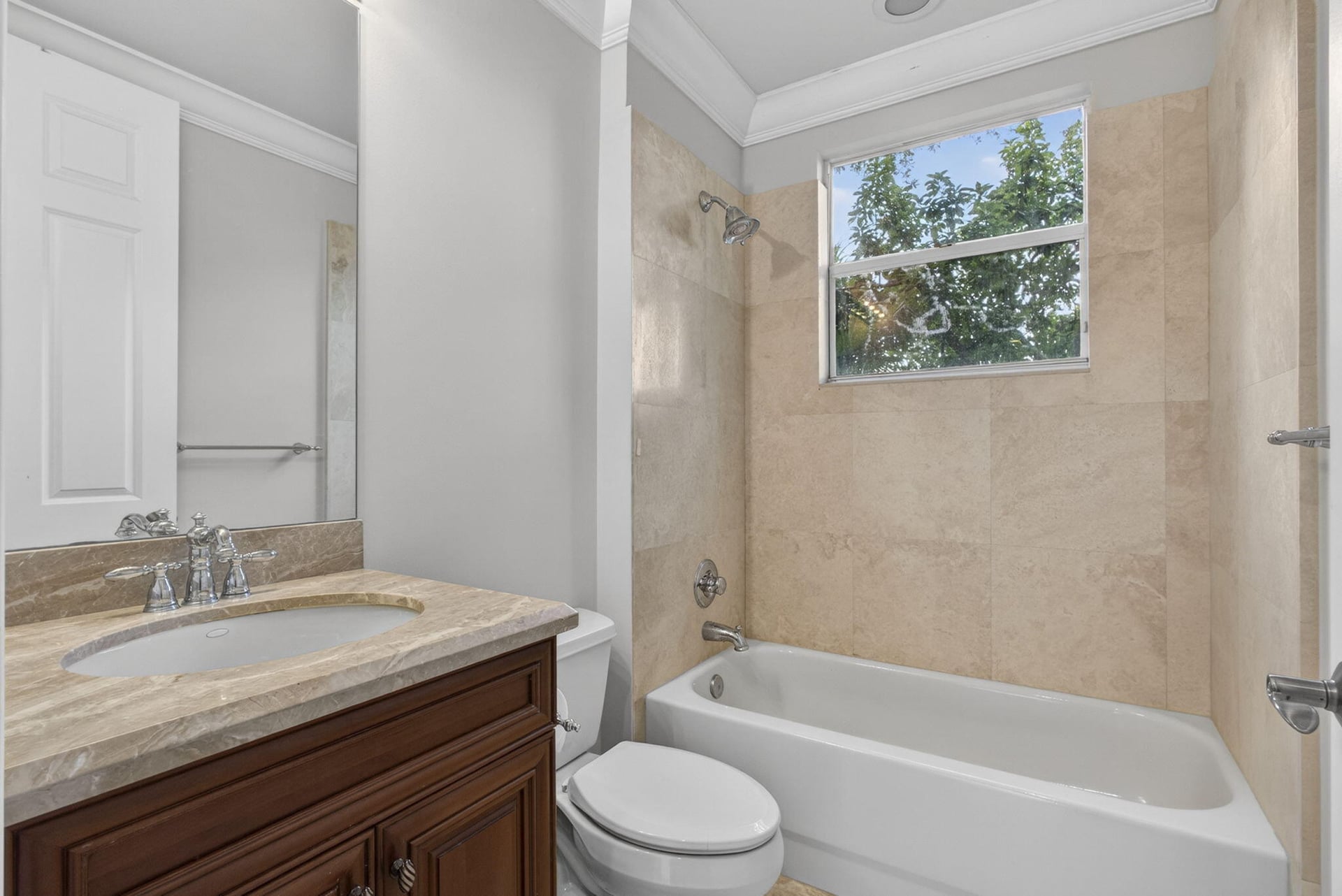Residence photo 25
