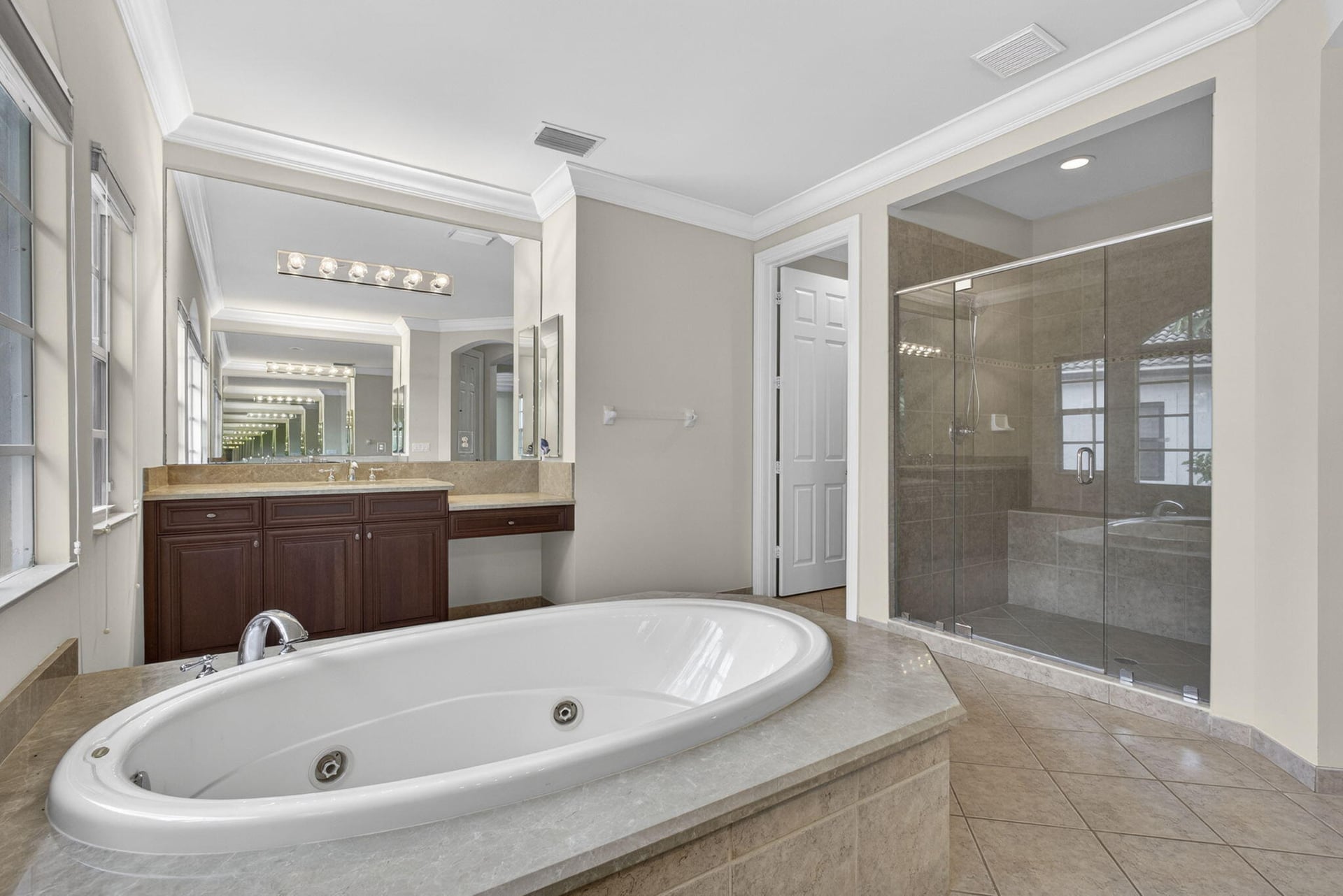 Residence photo 46