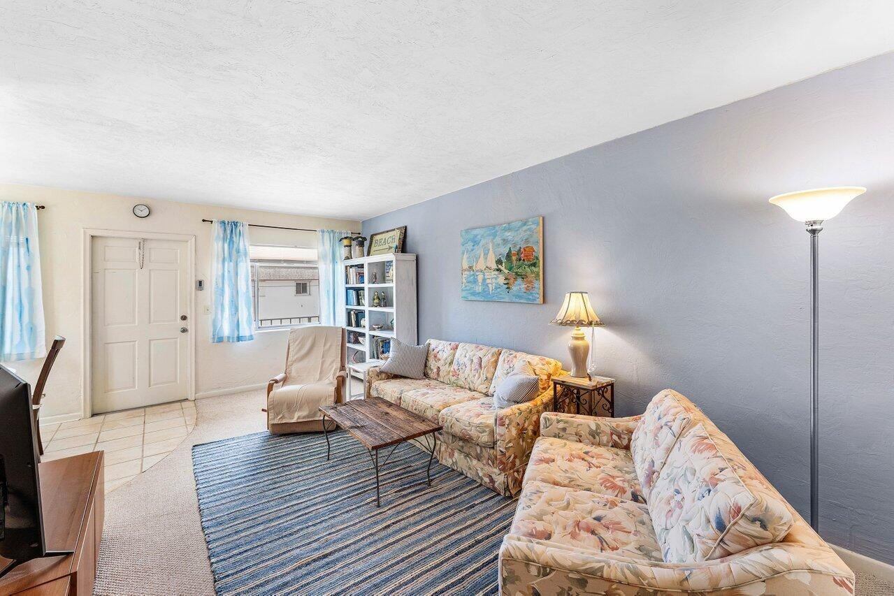 Unit 214 photo 8