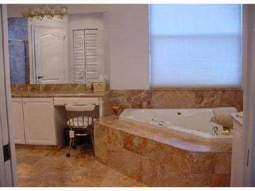 Residence photo 12