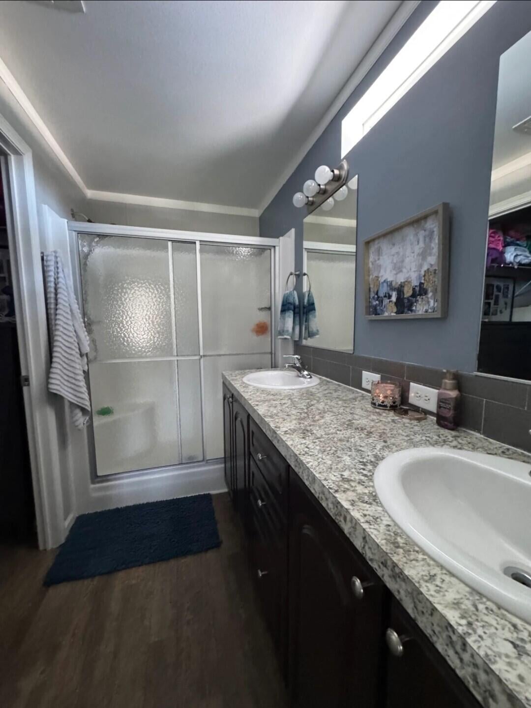 Unit 149 photo 8
