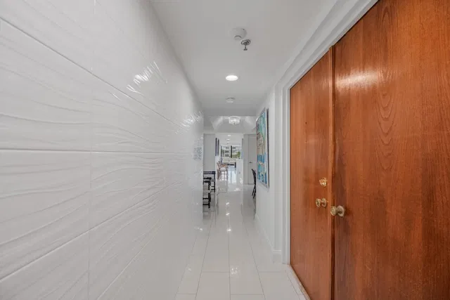 Unit 104 photo 6