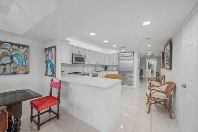 Unit 104 photo 15