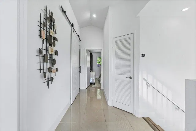 Residence photo 15