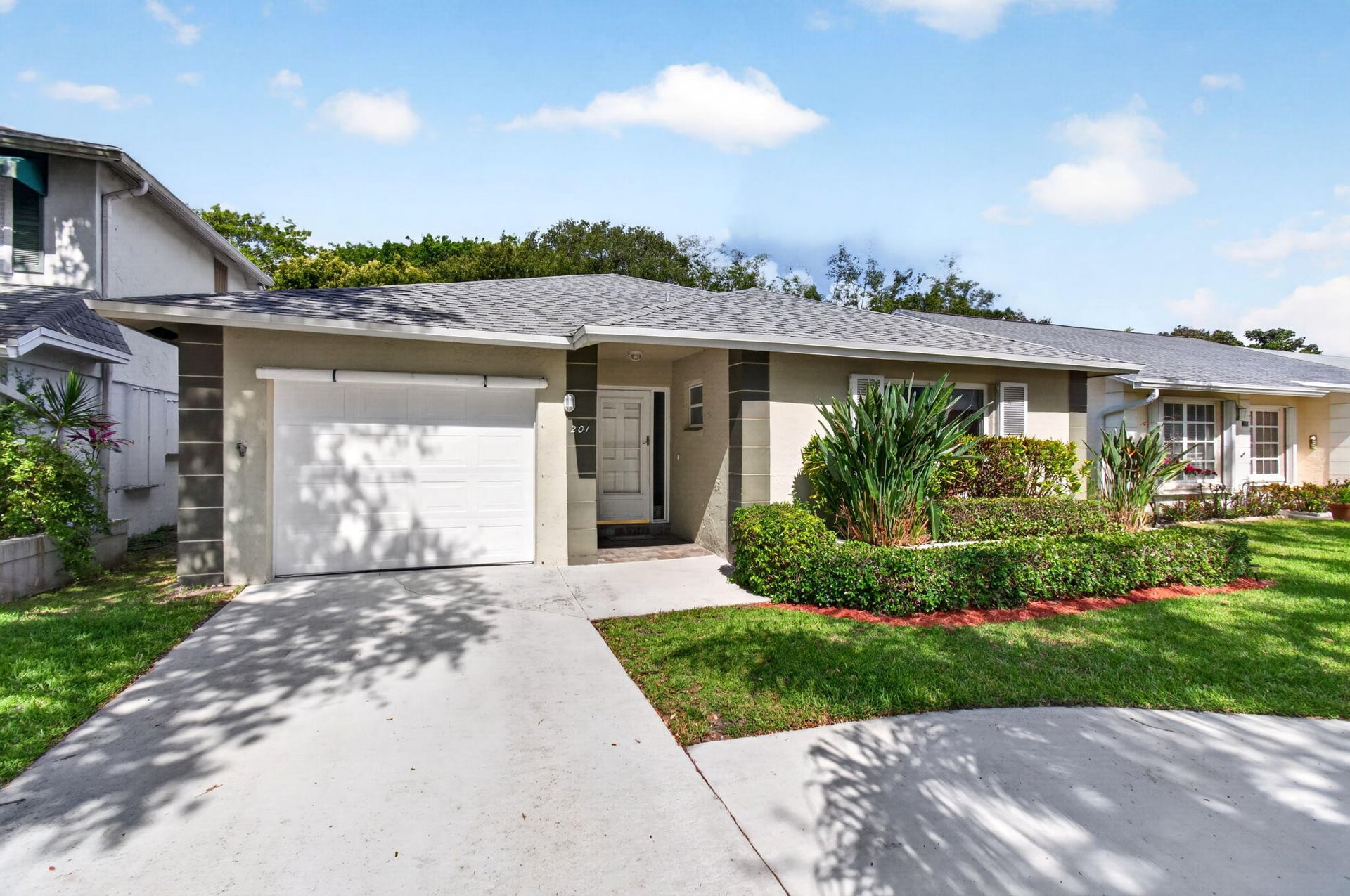 Residence photo 2