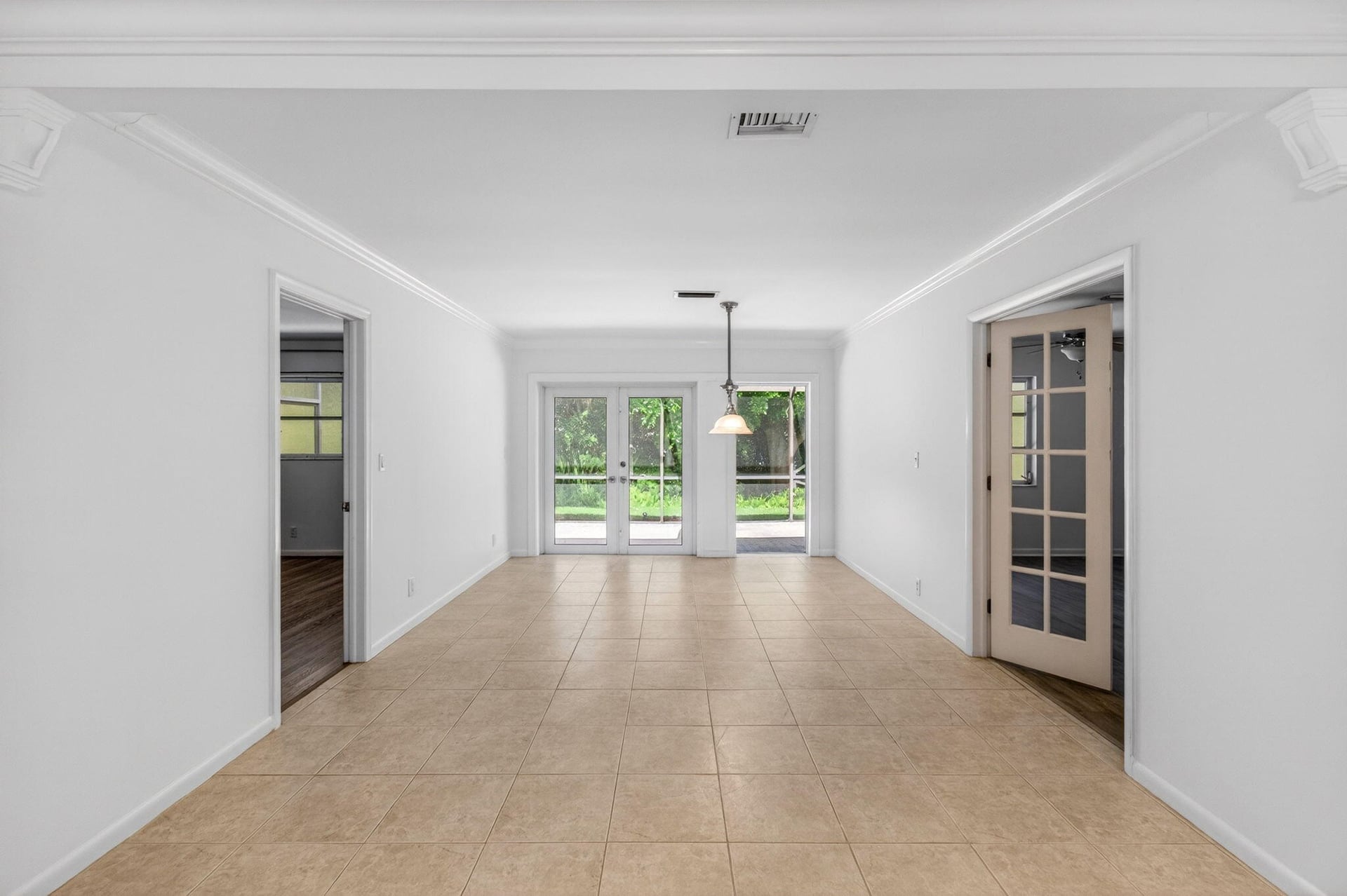 Residence photo 8