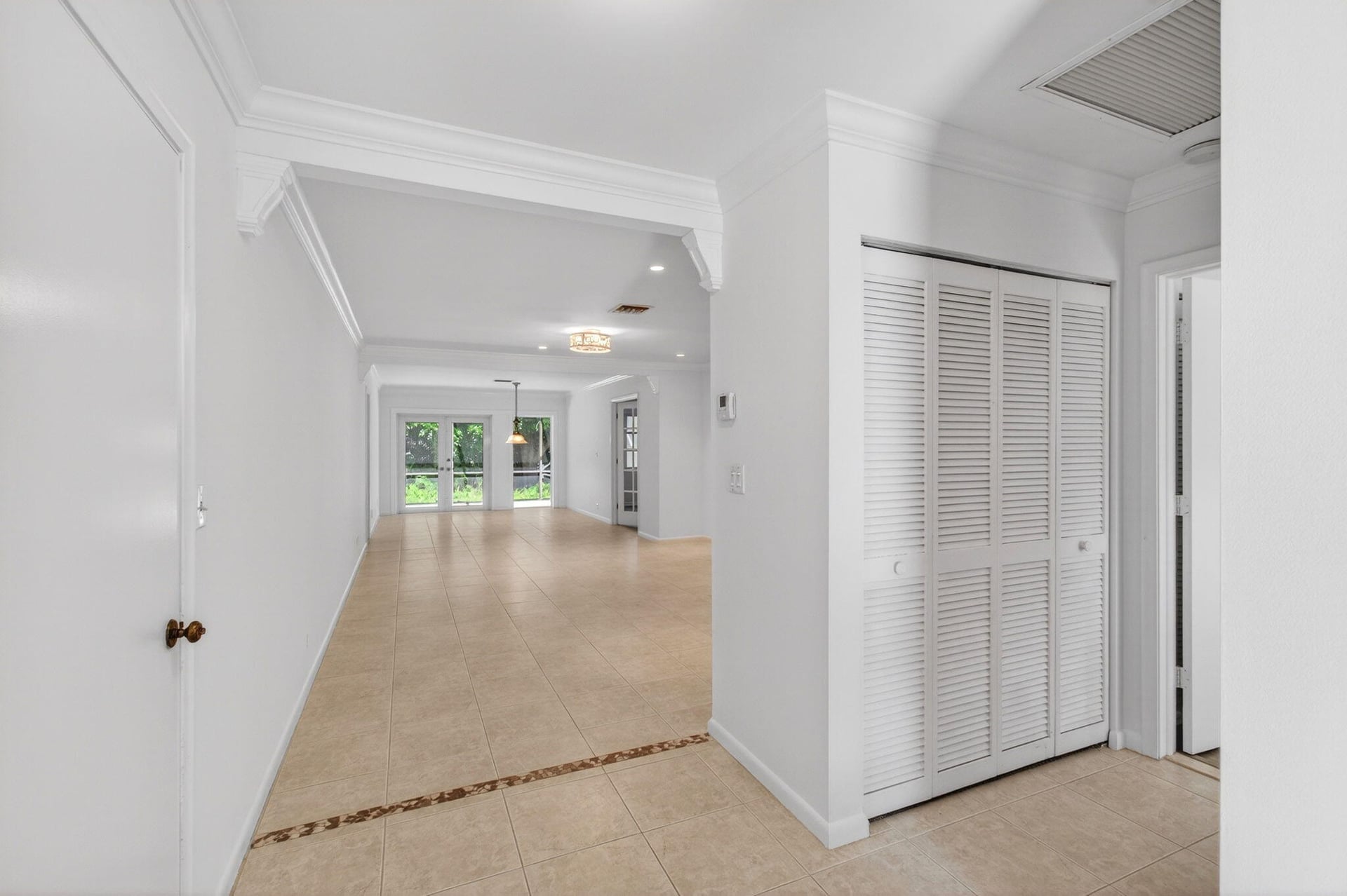 Residence photo 42