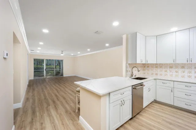 Unit 205 photo 6