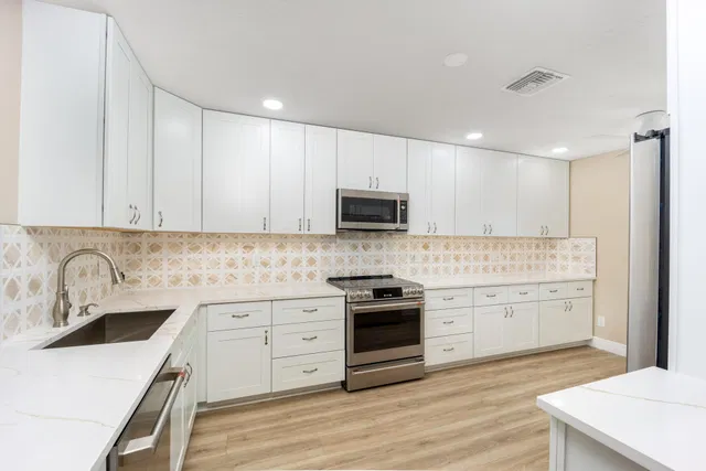 Unit 205 photo 7