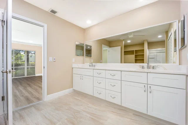 Unit 205 photo 17