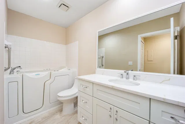 Unit 205 photo 23