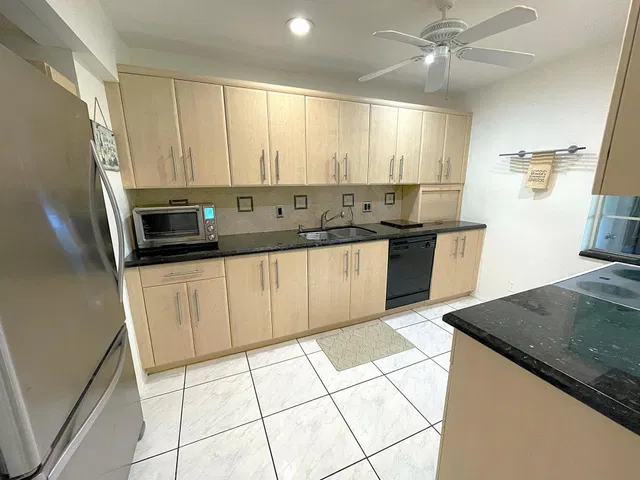 Unit 115-d photo 2