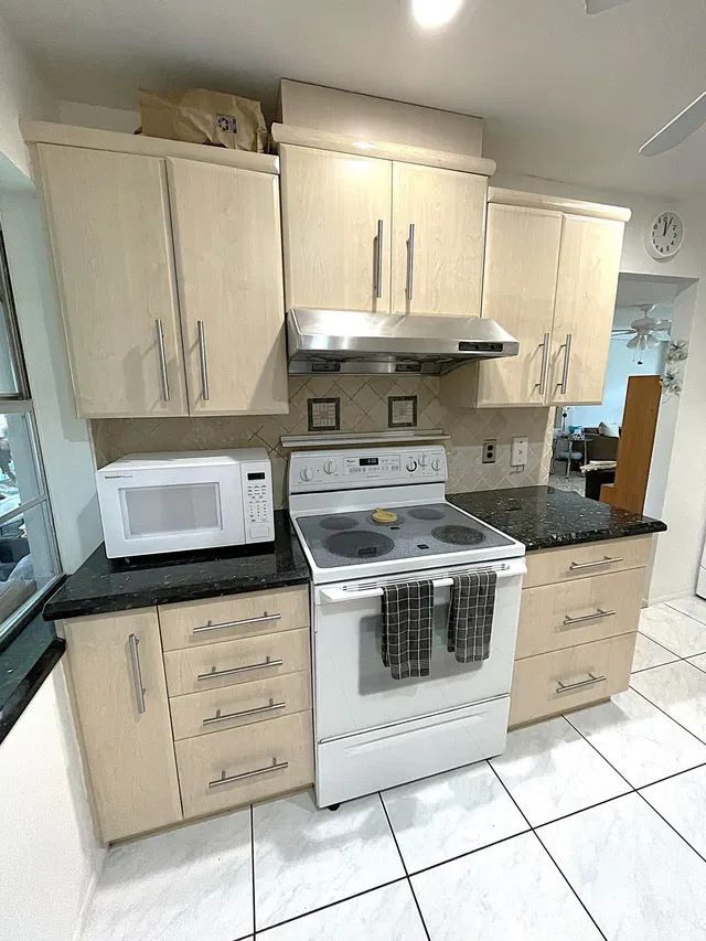 Unit 115-d photo 4