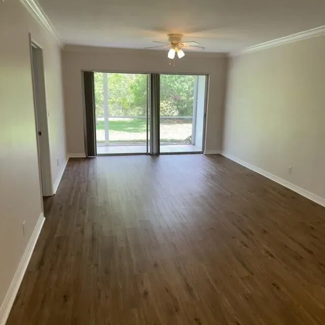 Unit Apt 10 - 102 photo 3