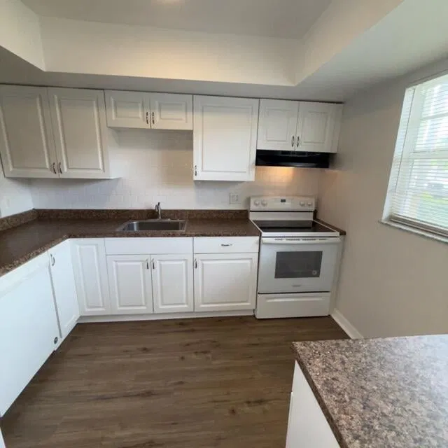 Unit Apt 10 - 102 photo 14