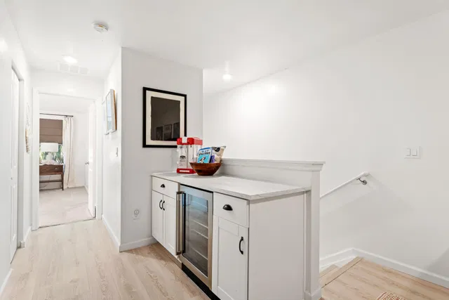  Residence photo 6