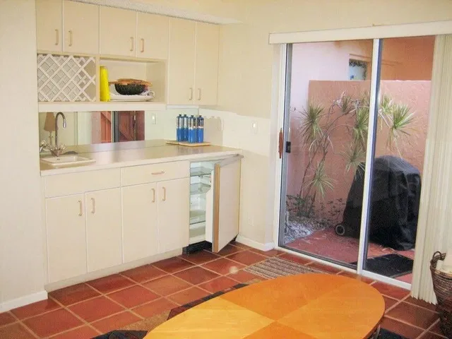 Unit 1401 photo 11