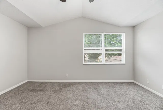 Residence photo 16