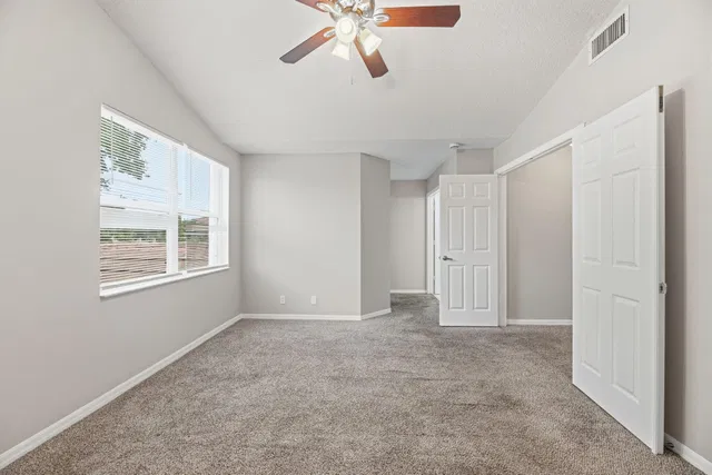 Residence photo 17
