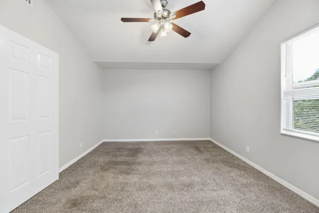 Residence photo 18