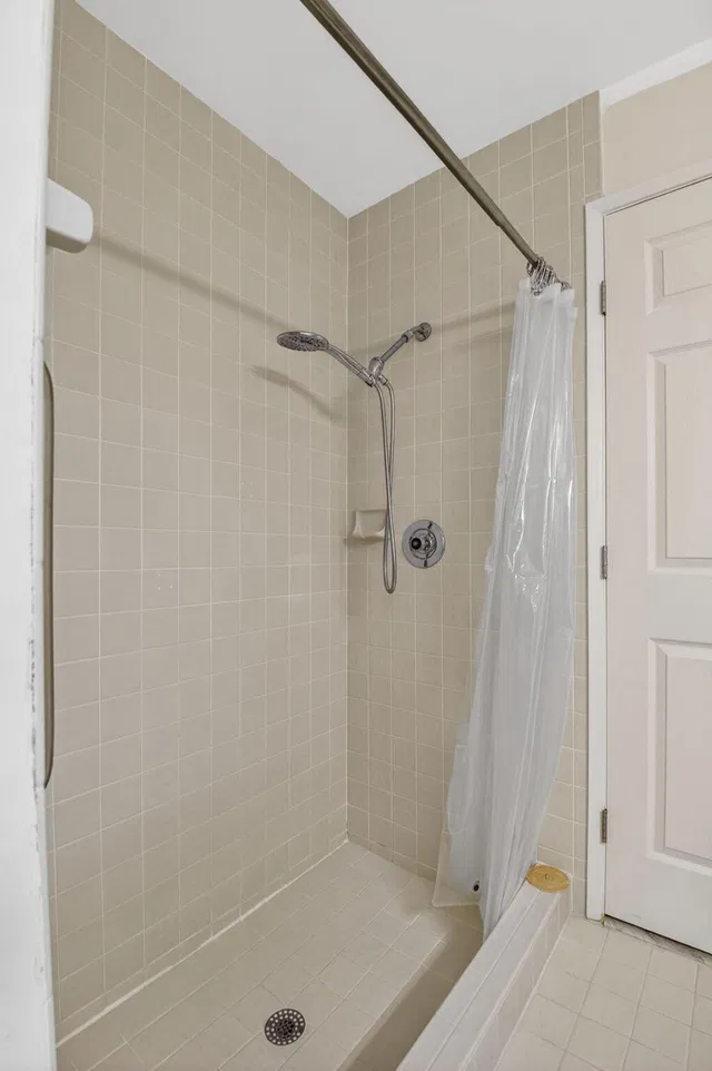 Unit A photo 27