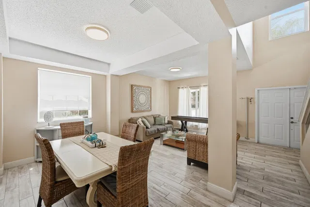 Residence photo 5