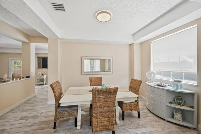 Residence photo 6