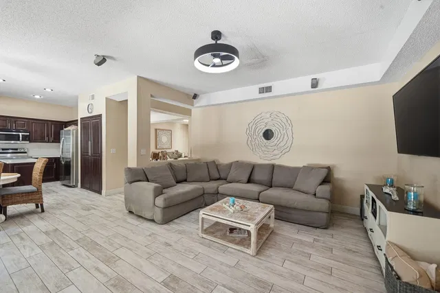 Residence photo 13
