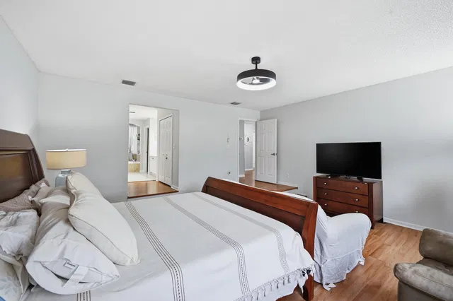 Residence photo 26
