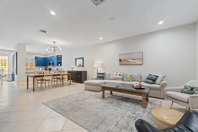 Canterbury Place Residence photo 9