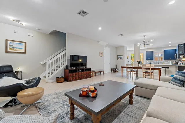 Canterbury Place Residence photo 10