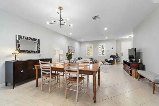Canterbury Place Residence photo 15