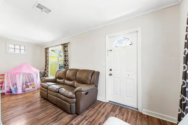  Residence photo 6