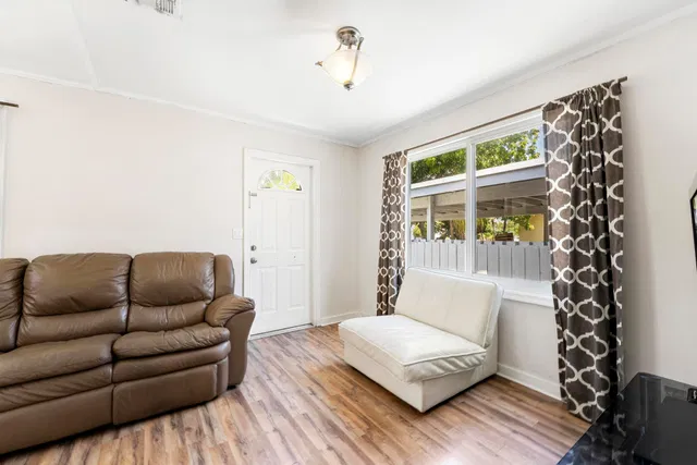  Residence photo 7