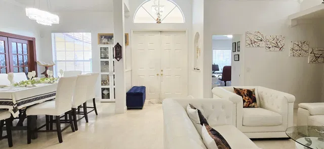 Residence photo 3