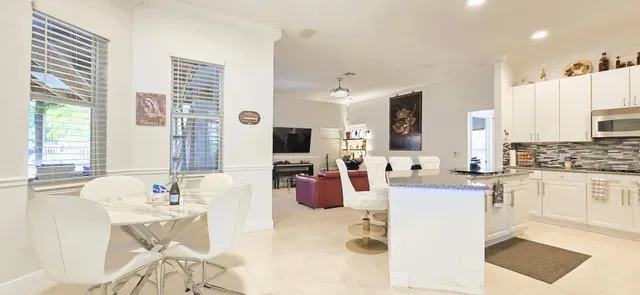 Residence photo 8
