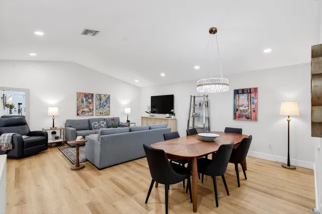 Residence photo 5
