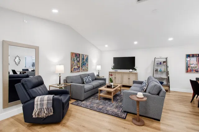 Residence photo 9